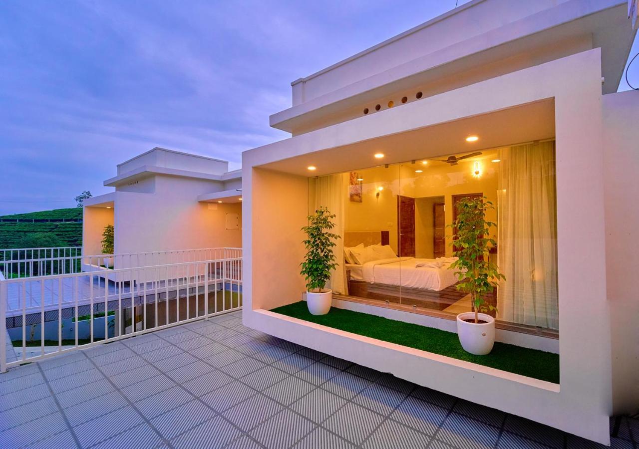 Glen Castle Vagamon Pool Resort By Voye Homes Exteriör bild
