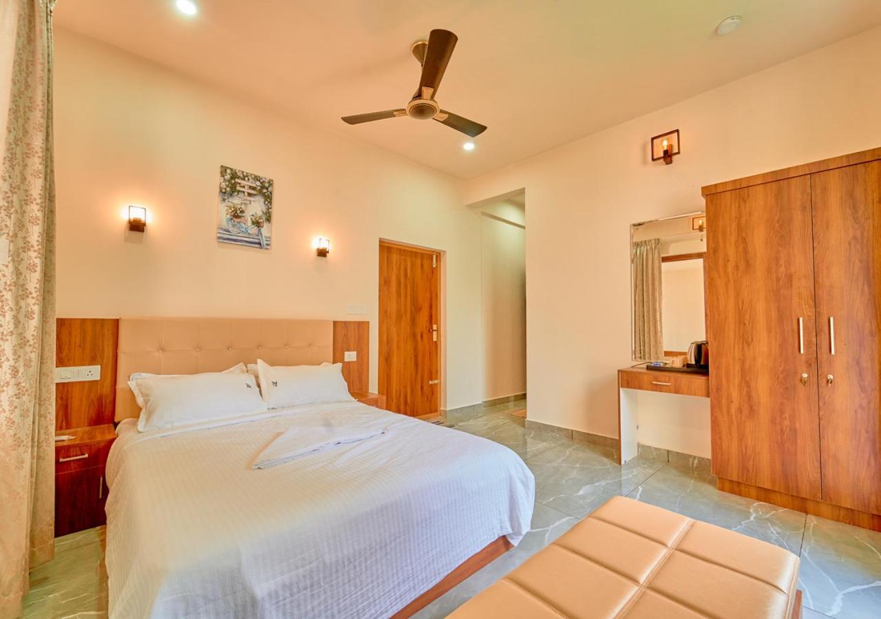 Glen Castle Vagamon Pool Resort By Voye Homes Exteriör bild