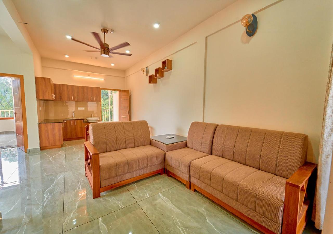 Glen Castle Vagamon Pool Resort By Voye Homes Exteriör bild