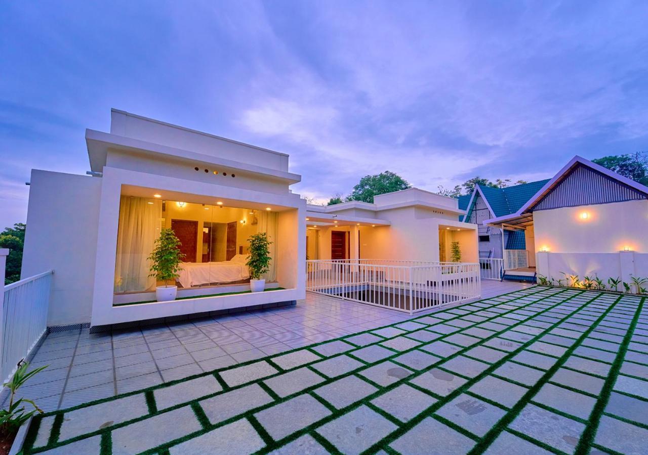 Glen Castle Vagamon Pool Resort By Voye Homes Exteriör bild