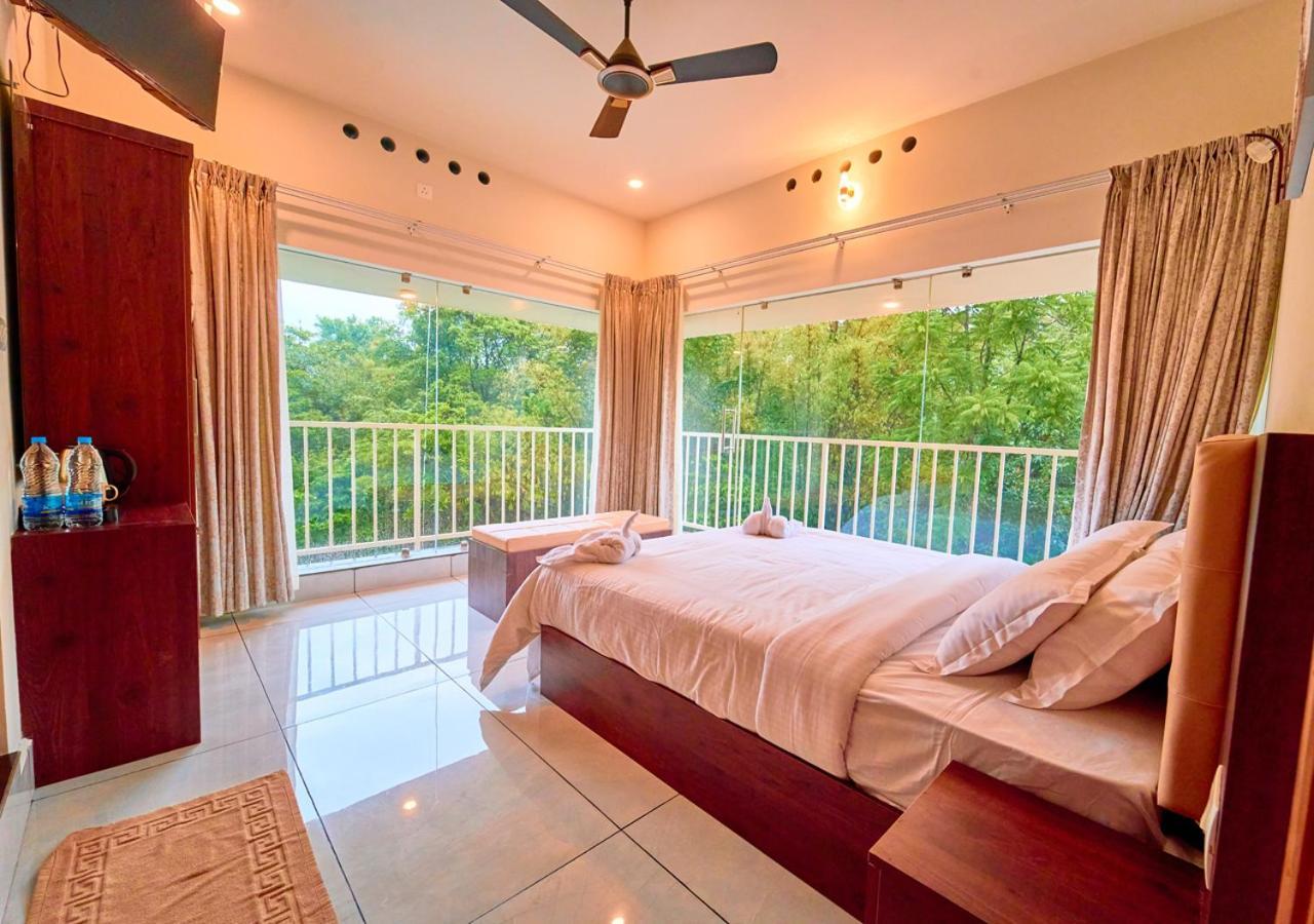 Glen Castle Vagamon Pool Resort By Voye Homes Exteriör bild