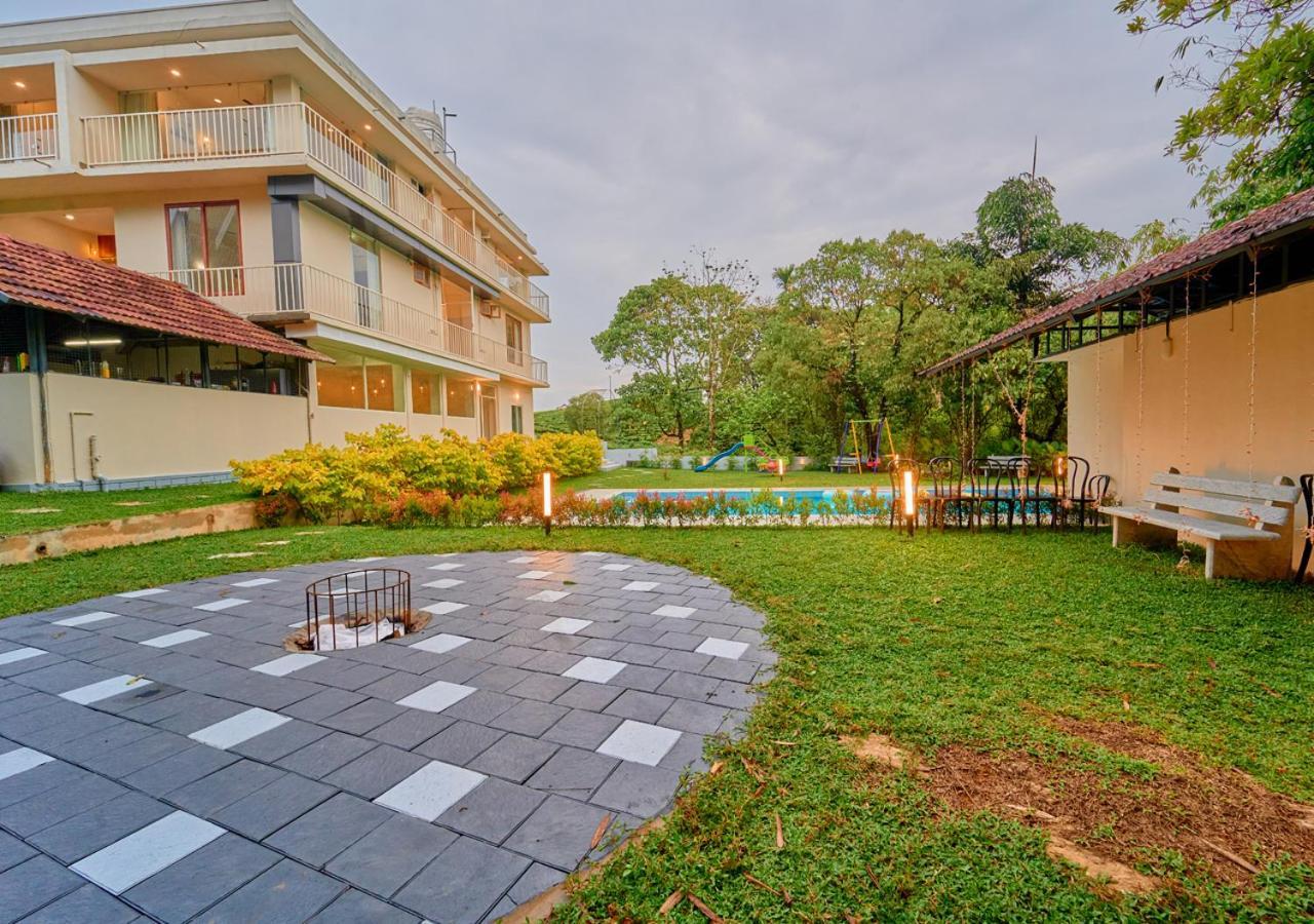 Glen Castle Vagamon Pool Resort By Voye Homes Exteriör bild